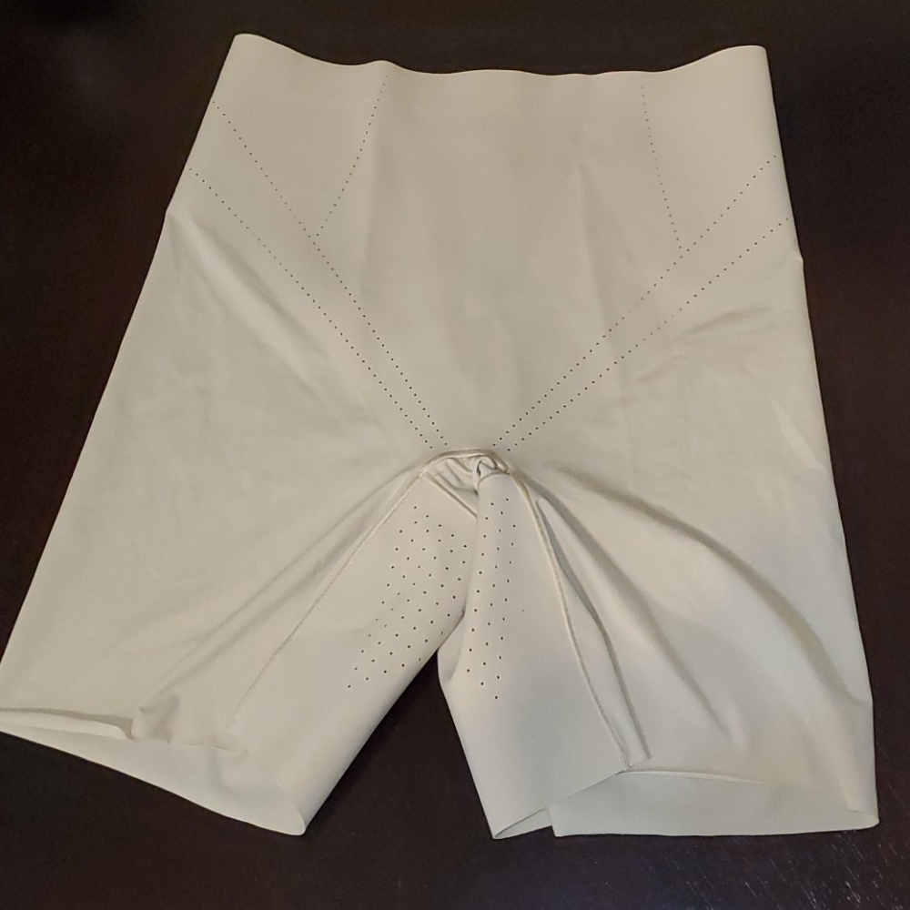 High waisted shape wear size large NWOT
